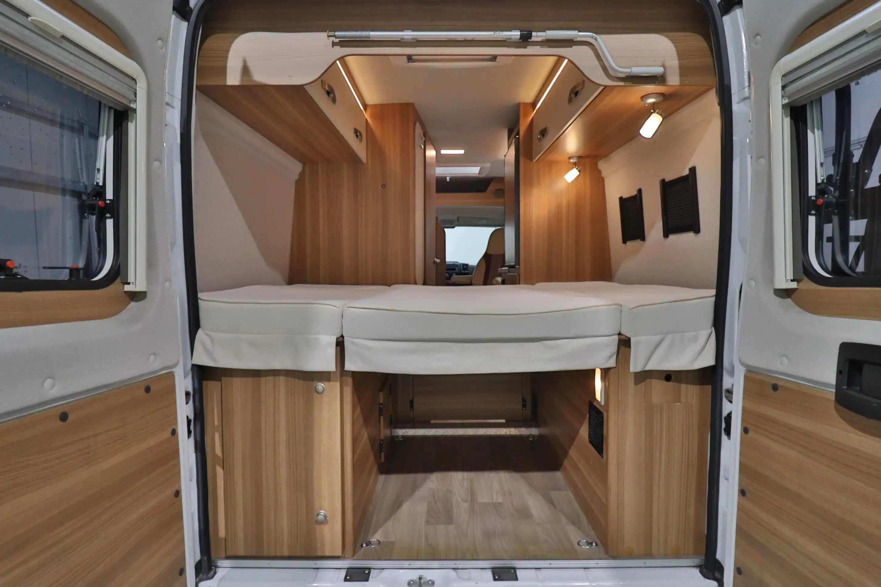 WEINSBERG Cara Bus 600 MQ Edition Fire